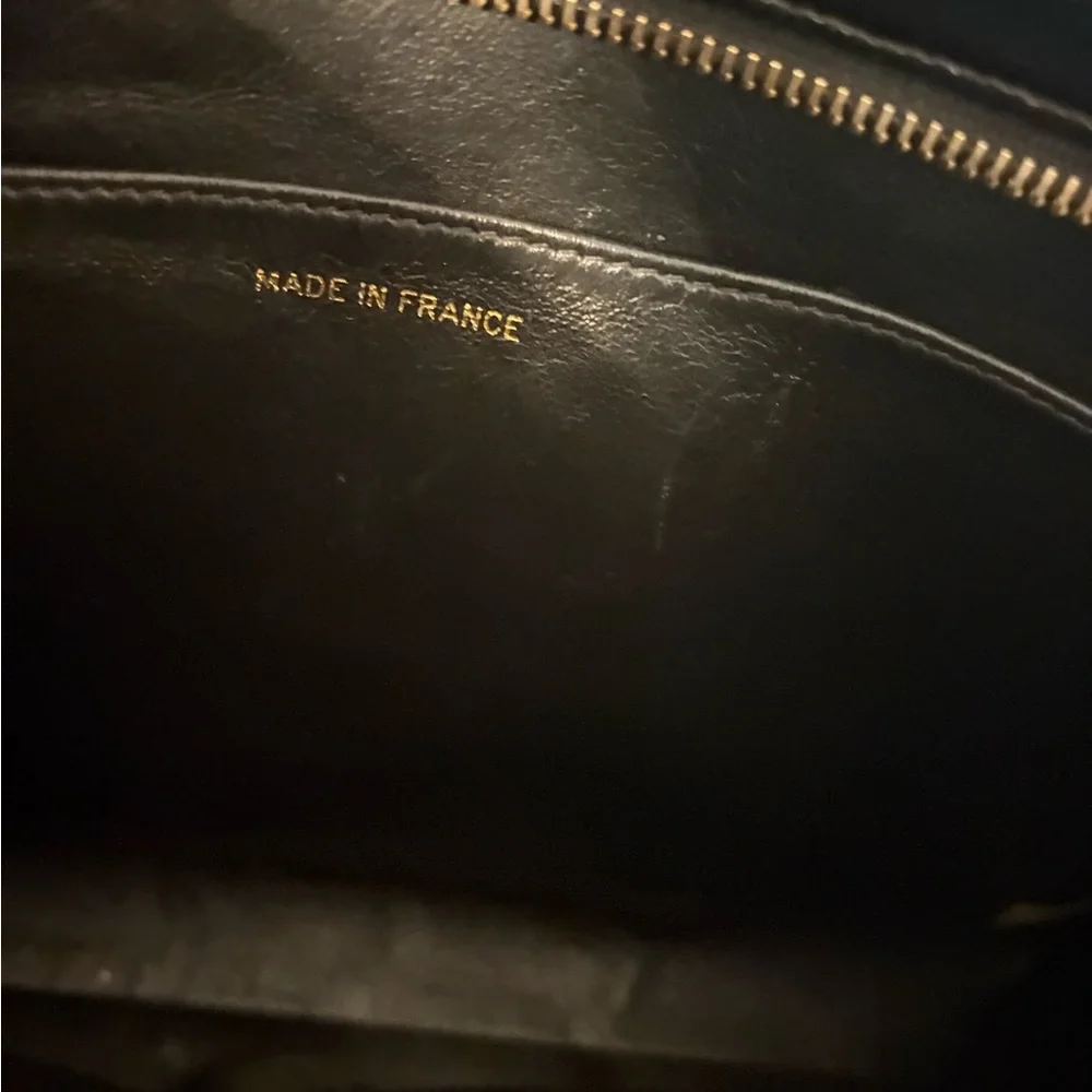 CHANEL Medallion Patent Leather Large Clutch - Picture 4 of 12